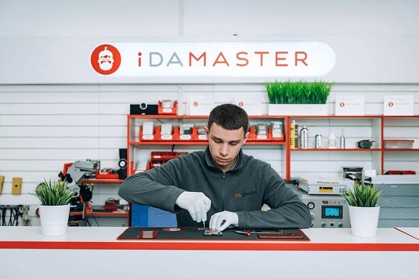 ����������� �� 6 ��� ������ � ��������� iDAMASTER