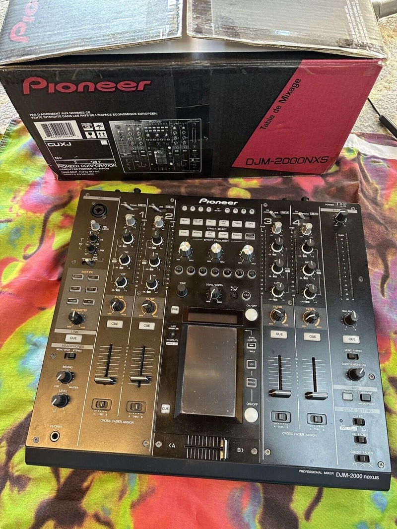 Pioneer DJM-2000NXS Pro DJ-������ 4-���������